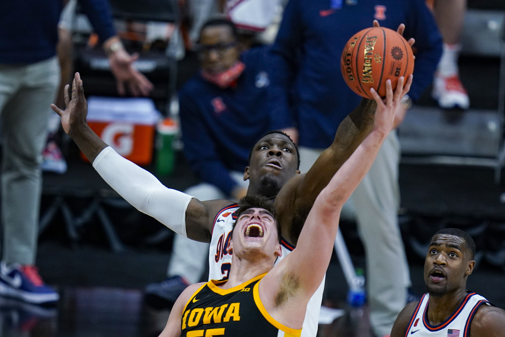 B10 Iowa Illinois Basketball